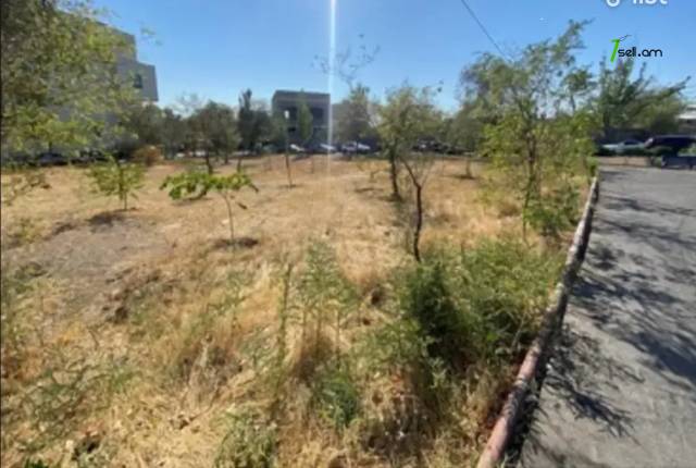 Հողատարածք հասարակական շինությունների համար Աբելյան փողոցում Աջափնյակում, 2770 ք.մ.