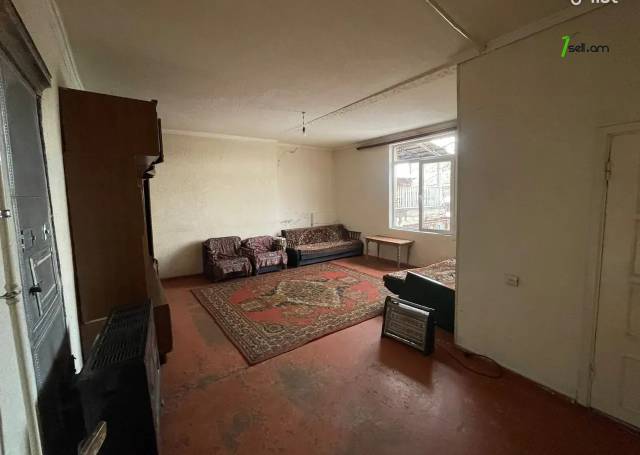 Մեկ հարկանի քարե տուն Նոր Արեշի 36-րդ փողոցում Էրեբունիում, 130 ք.մ.