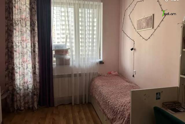 3 սենյականոց բնակարան նորակառույց շենքում Պարույր Սևակի փողոցում, 115 քմ, 7/14 հարկ, 2 սանհանգույց