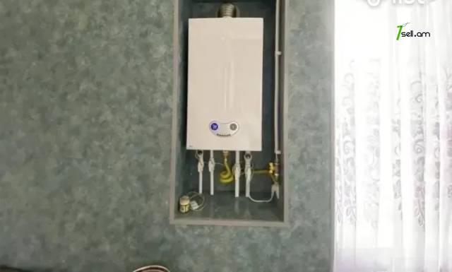 2 սենյականոց բնակարան Նիկողայոս Ադոնցի փողոցում, 42 ք.մ., նախավերջին հարկ, բարձր առաստաղներ