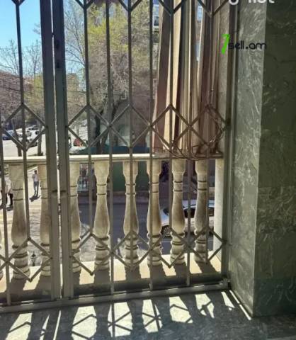 3 սենյականոց բնակարան Տիգրան Մեծի պողոտայում, 120 քմ, 2/4 հարկ, եվրովերանորոգված, քարե շենք