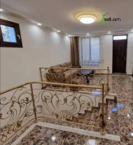 Երկու հարկանի քարե տուն, Նորք-Մարաշ վարչական շրջան Նորք Մարաշում, 300 ք.մ., 2 սանհանգույց