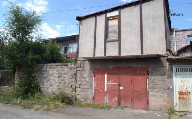 5 սենյականոց բնակարան Ավետիք Իսահակյանի փողոցում, 227 ք.մ., 2 սանհանգույց, բարձր առաստաղներ