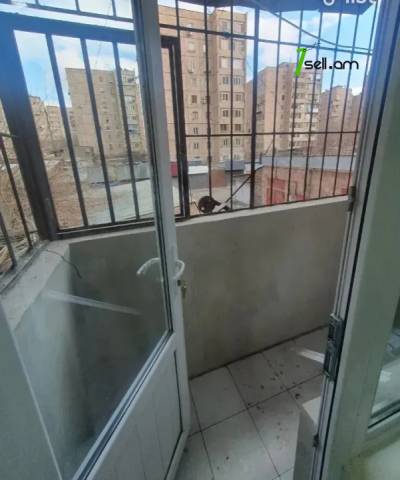 3 սենյականոց բնակարան Զորավար Անդրանիկի փողոցում, 65 ք.մ., 2/9 հարկ, կապիտալ վերանորոգված