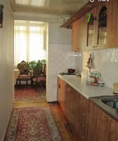 3 սենյականոց բնակարան Վահրամ Փափազյան փողոցում, 75 ք.մ., 3/5 հարկ, քարե շենք