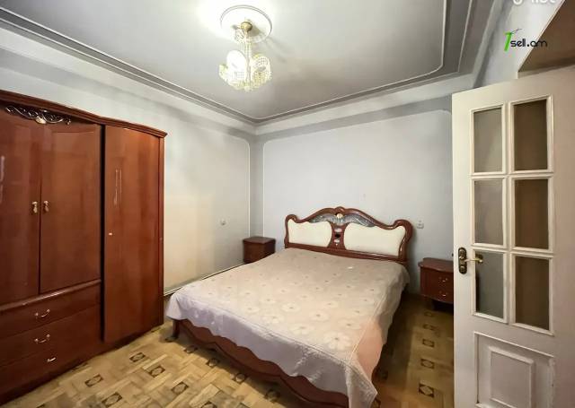 Երկու հարկանի քարե տուն Մարշալ Խուդյակովի փողոցում Ավանում, 286 ք.մ., 2 սանհանգույց