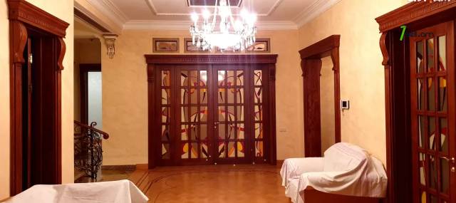 Երկու հարկանի քարե տուն, Նոյ թաղամաս Աջափնյակում, 820 ք.մ., 3+ սանհանգույց, կապիտալ վերանորոգված