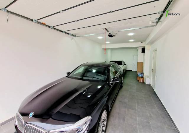 Երկու հարկանի քարե տուն, Վահագնի Թաղամաս Աջափնյակում, 700 ք.մ., 3+ սանհանգույց