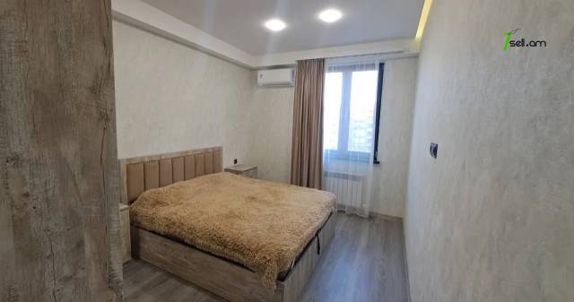 3 սենյականոց բնակարան նորակառույց շենքում Դերենիկ Դեմիրճյանի փողոցում, 135 ք.մ., նախավերջին հարկ