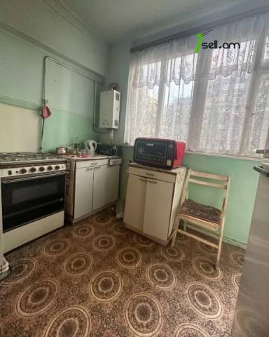 2 սենյականոց բնակարան Փավստոս Բուզանդի փողոցում, 70 ք.մ., բարձր առաստաղներ, 6/9 հարկ