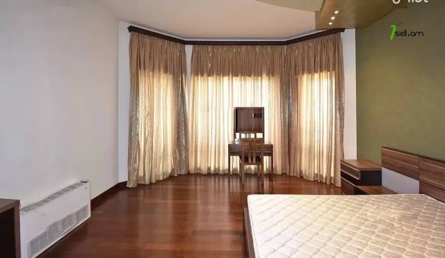 Երկու հարկանի քարե տուն Արաքսի փողոցում Աջափնյակում, 390 ք.մ., 3+ սանհանգույց