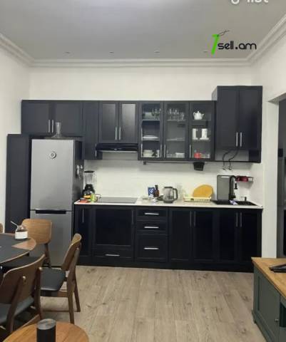 2 սենյականոց բնակարան Կորյունի փողոցում, 35 քմ, բարձր առաստաղներ, կապիտալ վերանորոգված, քարե շենք