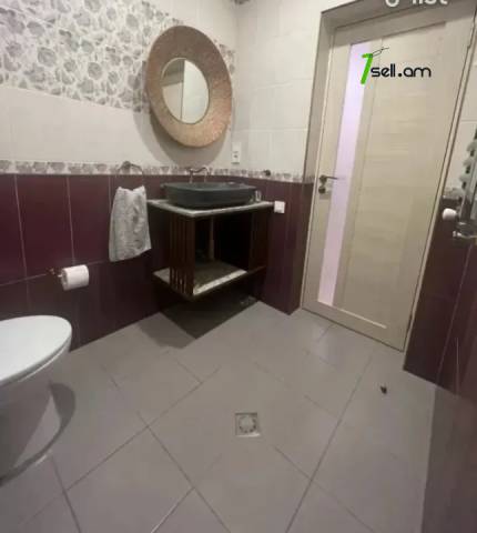 4 սենյականոց բնակարան նորակառույց շենքում Ադոնցի փողոցում, 120 քմ, 2/8 հարկ, 2 սանհանգույց