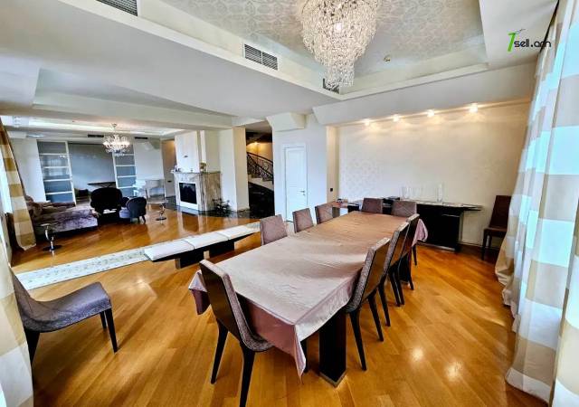 Երեք հարկանի քարե տուն Արաբկիրում, 3200 քմ, 3+ սանհանգույց, մեծ հողամաս, կապիտալ վերանորոգված