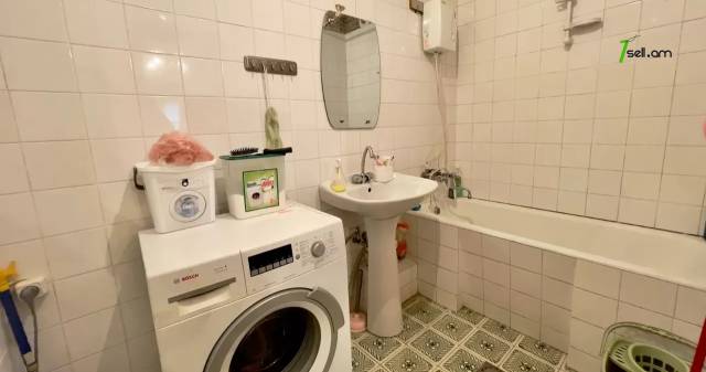 2 սենյականոց բնակարան Երվանդ Քոչարի փողոցում, 67 ք.մ., 2 սանհանգույց, 2/9 հարկ