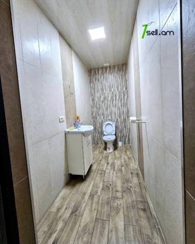 Բազմաֆունկցիոնալ գույք Մելքումովի փողոցում Աջափնյակում, 600 ք.մ.