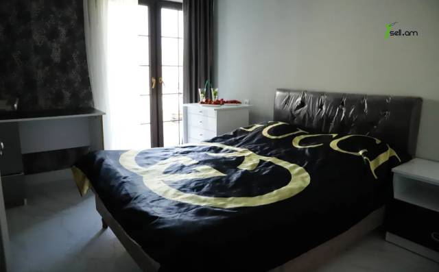 Մեկ հարկանի քարե թաունհաուզ Ադմիրալ Իսակովի պողոտայում Մալաթիա Սեբաստիայում, 100 քմ, 2 սանհանգույց