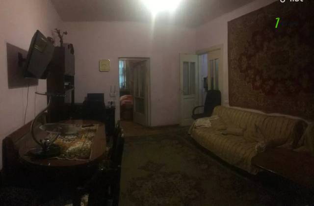 3 սենյականոց բնակարան Մամիկոնյանց փողոցում, 70 ք.մ., բարձր առաստաղներ, 1/5 հարկ, քարե շենք