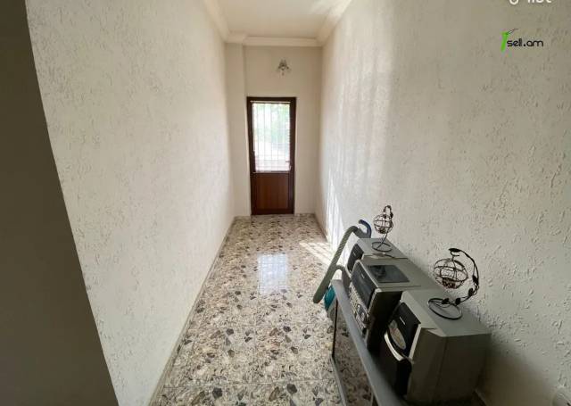 Երեք հարկանի քարե տուն Բատիկյան փողոցում Մալաթիա Սեբաստիայում, 370 քմ, 2 սանհանգույց