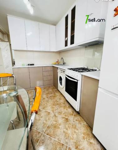 2 սենյականոց բնակարան Արամ Խաչատրյան փողոցում, 49 քմ, 9/13 հարկ, եվրովերանորոգված