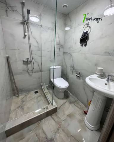 2 սենյականոց բնակարան Մազմանյան փողոցում, 34 քմ, դիզայներական ոճով վերանորոգված, քարե շենք