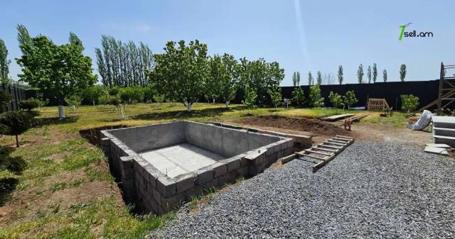 Մեկ հարկանի քարե տուն Վանի Հերոսների փողոցում Աշտարակում, 1170 քմ, կոսմետիկ վերանորոգում