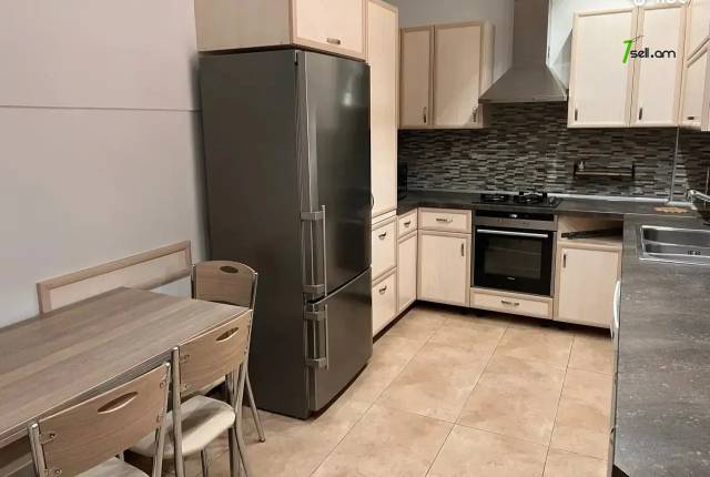 4 սենյականոց բնակարան նորակառույց շենքում Վերին Անտառային փողոցում, 150 ք.մ., 2 սանհանգույց