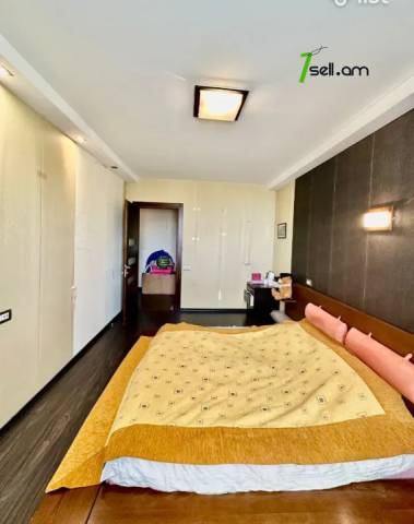 3 սենյականոց բնակարան Սայաթ-Նովայի պողոտայում, 112 քմ, նախավերջին հարկ, եվրովերանորոգված, քարե շենք