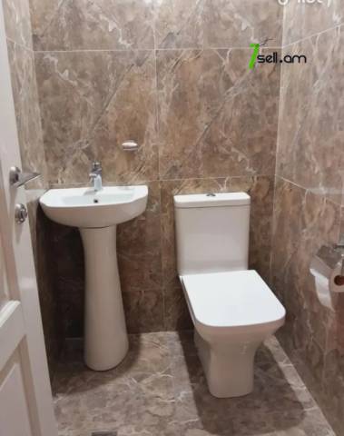 Մեկ հարկանի քարե տուն Խաչատուր Աբովյանի 1-ին փողոցում Առինջում, 150 քմ, 2 սանհանգույց