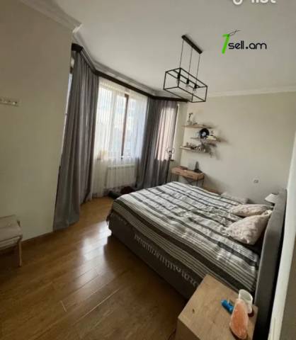 Երկու հարկանի քարե տուն Մոլդովական փողոցում Նոր Նորքում, 275 քմ, 2 սանհանգույց, կապիտալ վերանորոգված