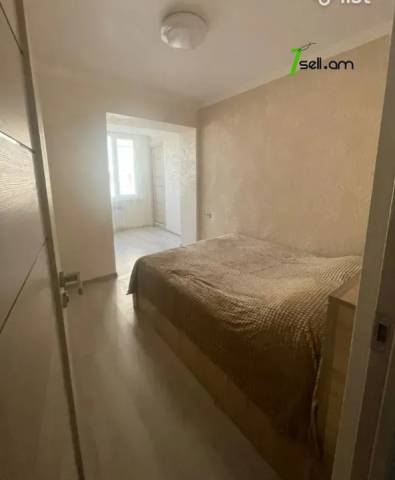 2 սենյականոց բնակարան Հակոբ Հակոբյան փողոցում, 50 ք.մ., եվրովերանորոգված, քարե շենք