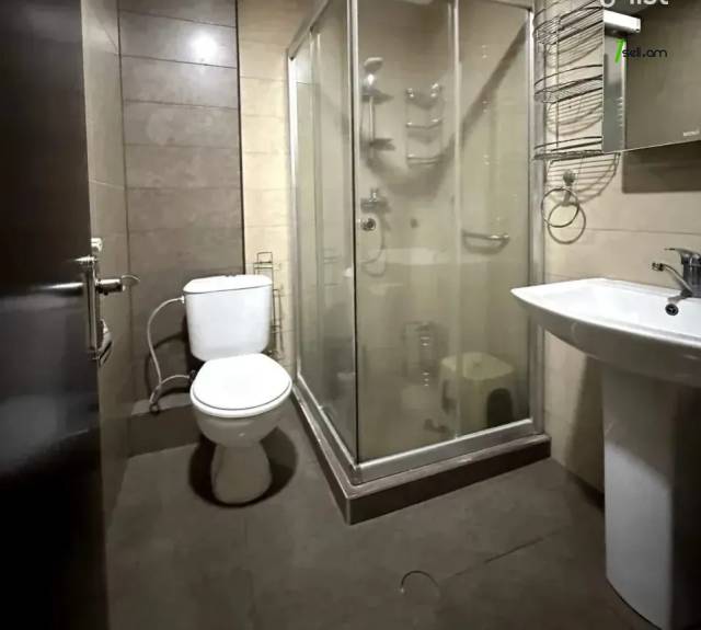 3 սենյականոց բնակարան Ամիրյան փողոցում, 69 քմ, 3/11 հարկ, 2 սանհանգույց, կապիտալ վերանորոգված