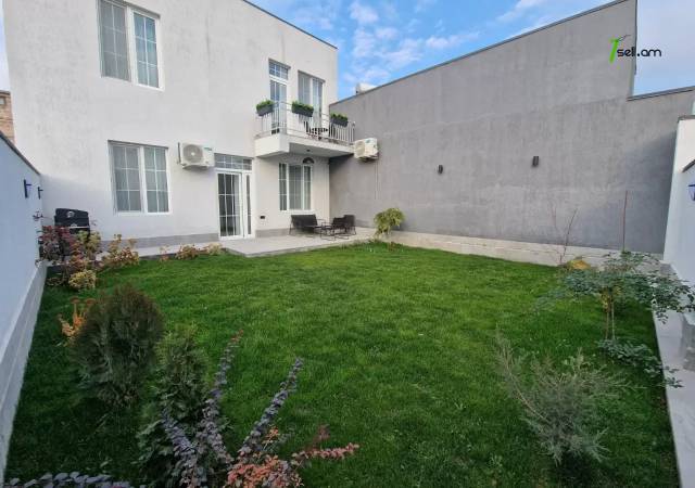 Երկու հարկանի քարե տուն, Դավթաշենի 2-րդ զանգված Դավիթաշենում, 170 ք.մ., 2 սանհանգույց