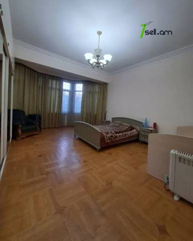 5 սենյականոց բնակարան Ալեք Մանուկյանի փողոցում, 210 ք.մ., 2 սանհանգույց, 2/9 հարկ