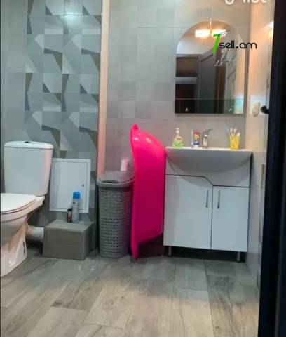 4 սենյականոց բնակարան Մոլդովական փողոցում, 79 ք.մ., 3/9 հարկ, կապիտալ վերանորոգված