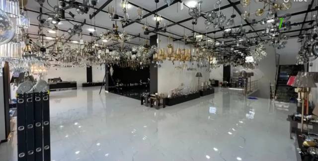 Բազմաֆունկցիոնալ գույք Հրաչյա Աճառյանի փողոցում Ավանում, 1000 քմ