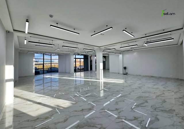 Բազմաֆունկցիոնալ գույք, Եղվարդի խճուղի Զովունիում, 2150 ք.մ.