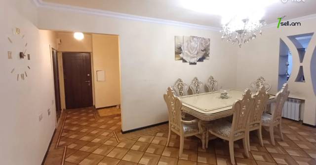 4 սենյականոց բնակարան Աբովյան փողոցում, 115 ք.մ., կապիտալ վերանորոգված, քարե շենք