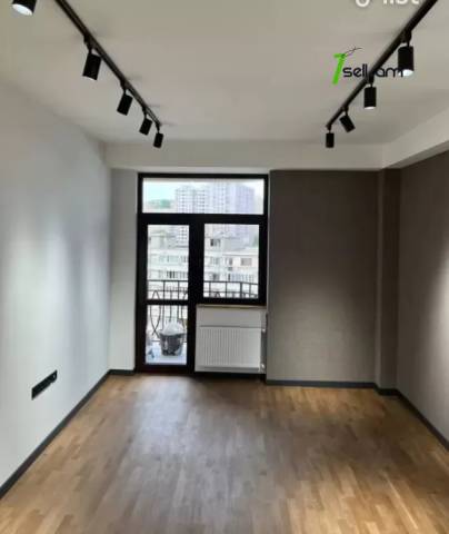 3 սենյականոց բնակարան նորակառույց շենքում Հրաչյա Ներսիսյան փողոցում, 96 ք.մ., 2 սանհանգույց