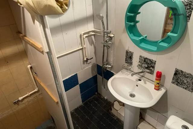 1 սենյականոց բնակարան Նելսոն Ստեփանյան փողոցում, 46 քմ, նախավերջին հարկ, քարե շենք