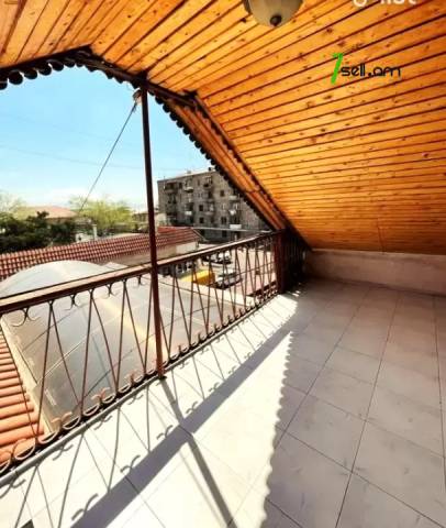 Երեք հարկանի քարե տուն Էրեբունիում, 134 ք.մ., 3+ սանհանգույց, կապիտալ վերանորոգված