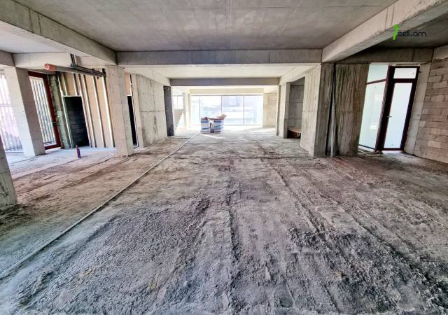 Բազմաֆունկցիոնալ գույք Հրաչյա Քոչար փողոցում Արաբկիրում, 1070 ք.մ.