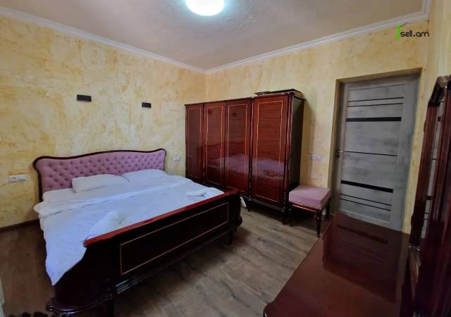 Երկու հարկանի քարե տուն 1-ին փողոցում Բյուրեղավանում, 700 քմ, 3+ սանհանգույց, կապիտալ վերանորոգված