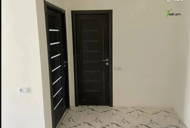 2 սենյականոց բնակարան նորակառույց շենքում Ռոստոմի փողոցում, 60 ք.մ., 6/15 հարկ, բարձր առաստաղներ