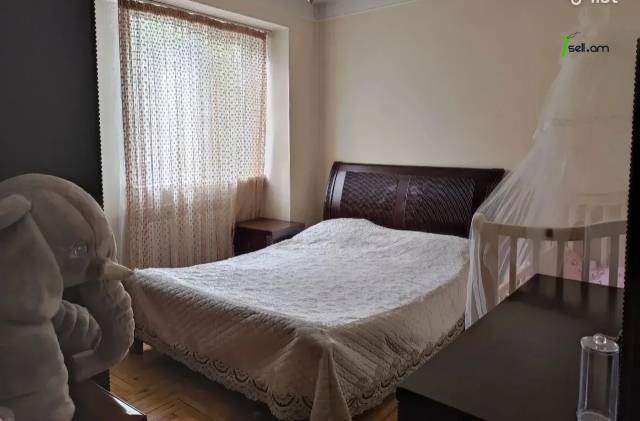 4 սենյականոց բնակարան Գուսան Շերամի փողոցում, 87 ք.մ., 3/9 հարկ, կոսմետիկ վերանորոգում