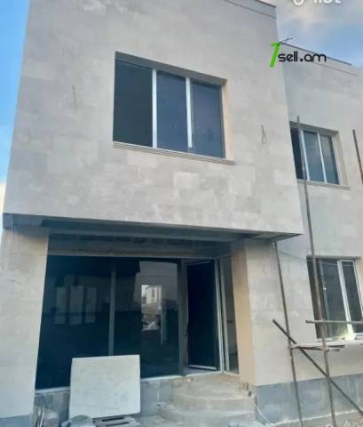 Երեք հարկանի տուն Ղափանցյան փողոցում Արաբկիրում, 160 քմ, 2 սանհանգույց