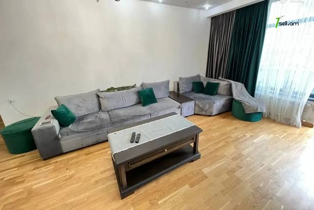 4 սենյականոց բնակարան նորակառույց շենքում Պարույր Սևակի փողոցում, 170 քմ, 2 սանհանգույց