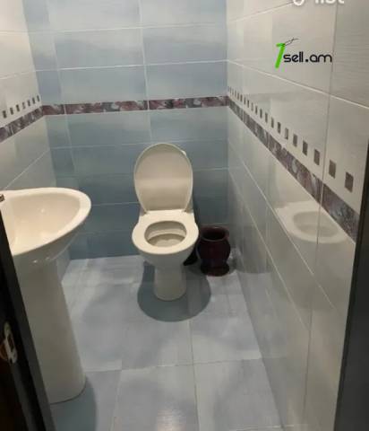 3 սենյականոց բնակարան նորակառույց շենքում Ադոնցի փողոցում, 75 ք.մ., 15/18 հարկ, 2 սանհանգույց