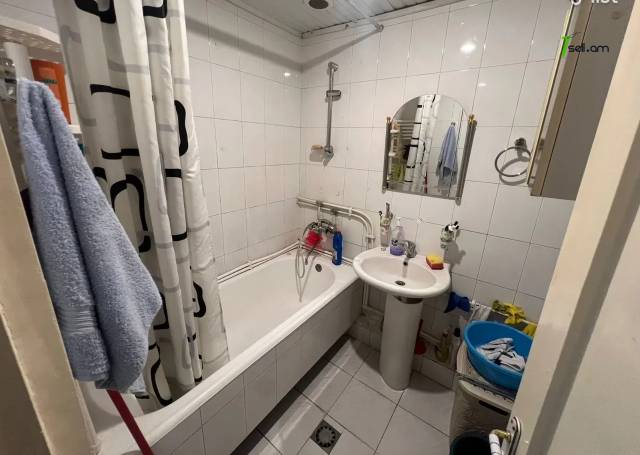 3 սենյականոց բնակարան Ազատության պողոտայում, 67 քմ, նախավերջին հարկ, բարձր առաստաղներ