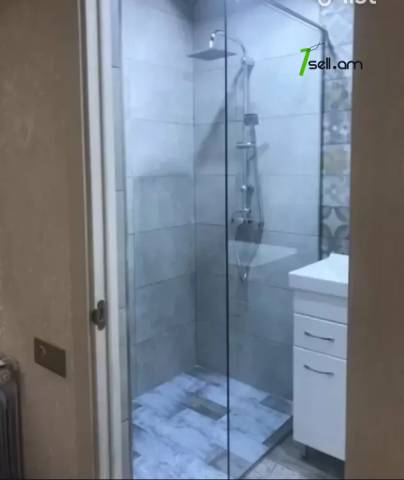 4 սենյականոց բնակարան Ամիրյան փողոցում, 70 քմ, 1/11 հարկ, դիզայներական ոճով վերանորոգված, քարե շենք